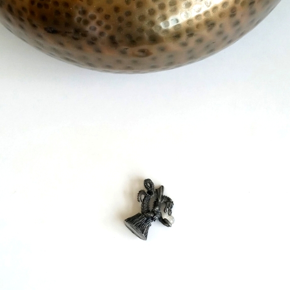 Pewter Dragon Holding a Crystal Figurine 1/2" Tall - Picture 11 of 12